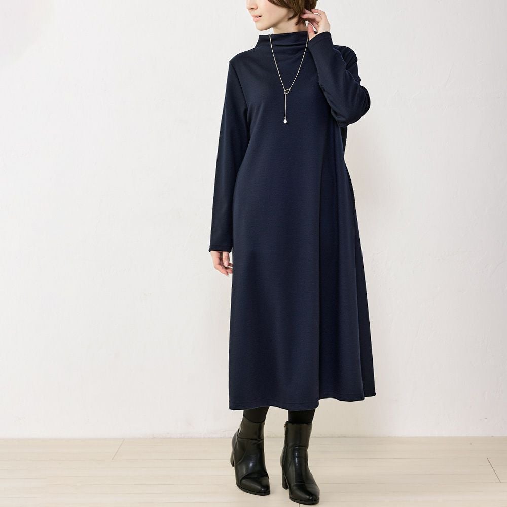 圧縮ウール モックネックワンピース 圧縮ウール モックネックワンピース