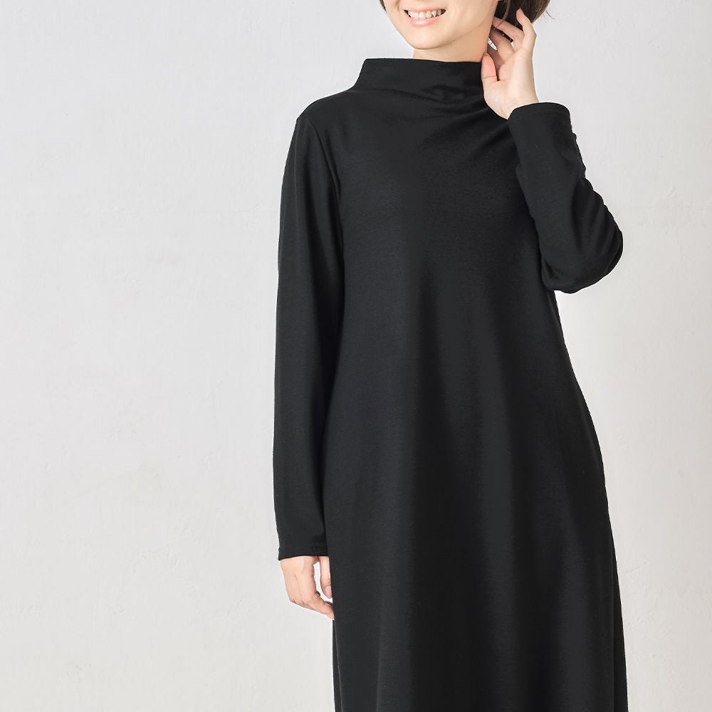 圧縮ウール モックネックワンピース 圧縮ウール モックネックワンピース